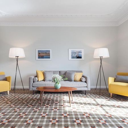 6 Dormitorios En Apartamento Modernista En El Corazon De Barcelona Exterior photo