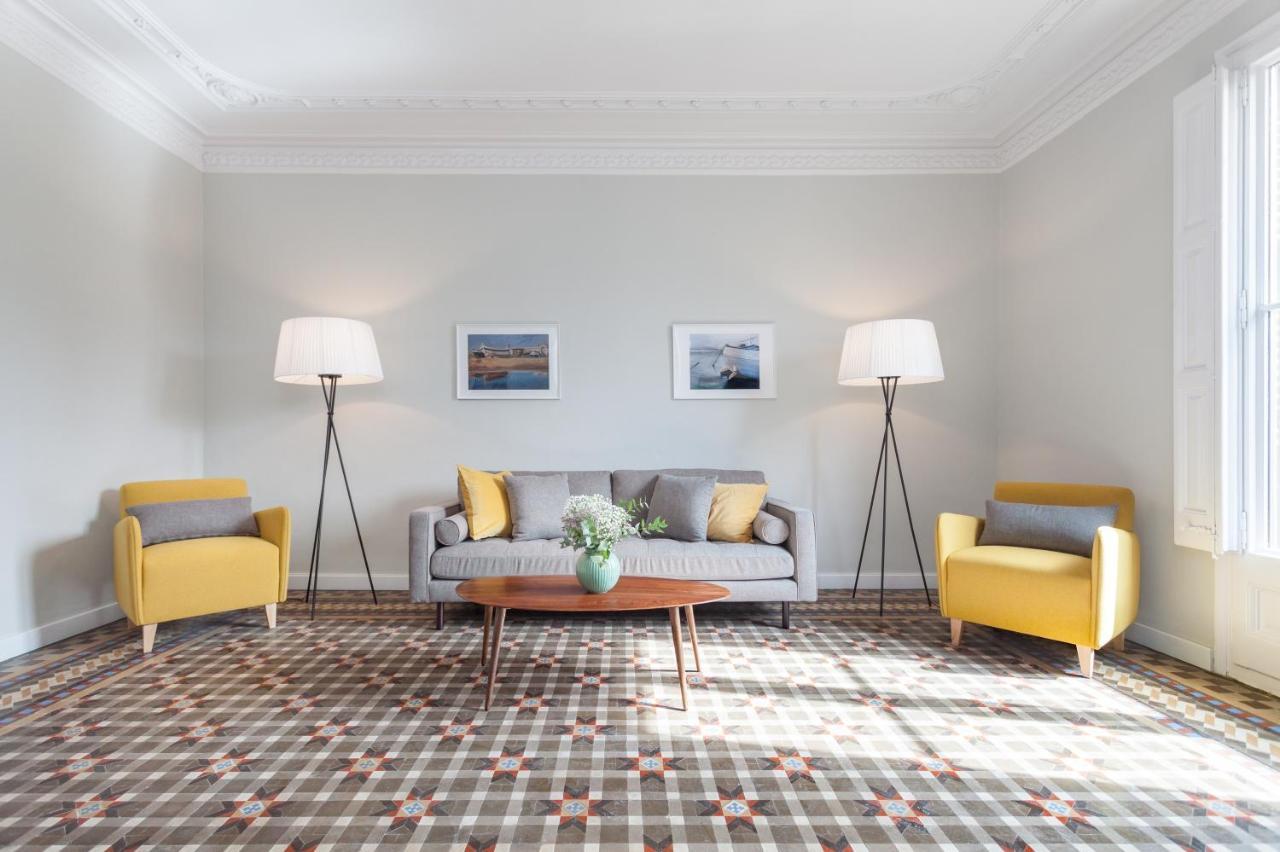 6 Dormitorios En Apartamento Modernista En El Corazon De Barcelona Exterior photo